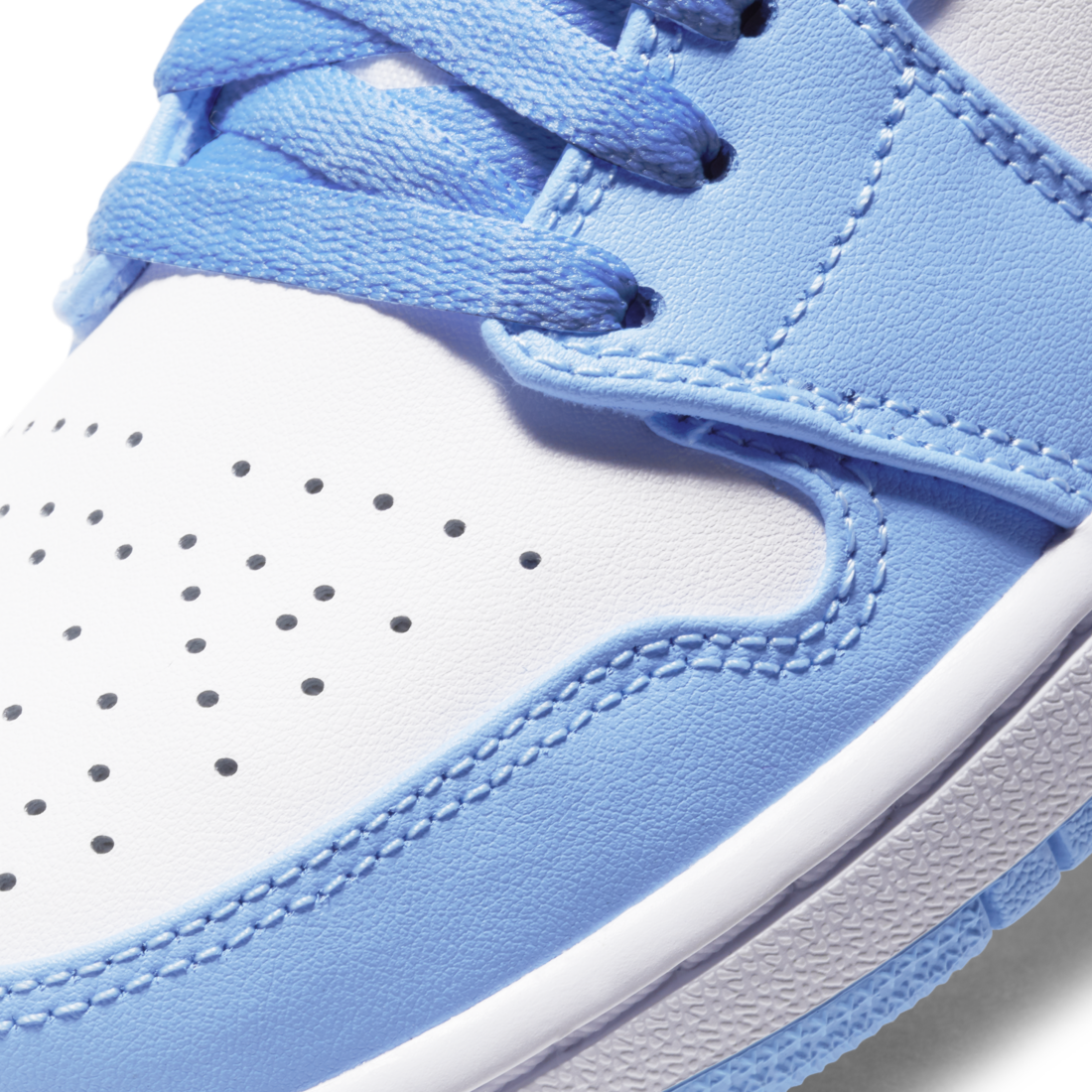 Air Jordan 1 Low UNC