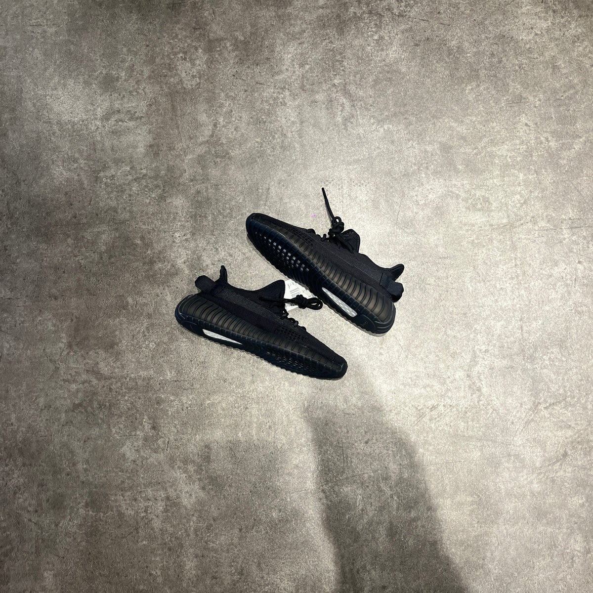 adidas Yeezy Boost 350 V2 Onyx nuove taglia 42 2/3 – Culture Milano