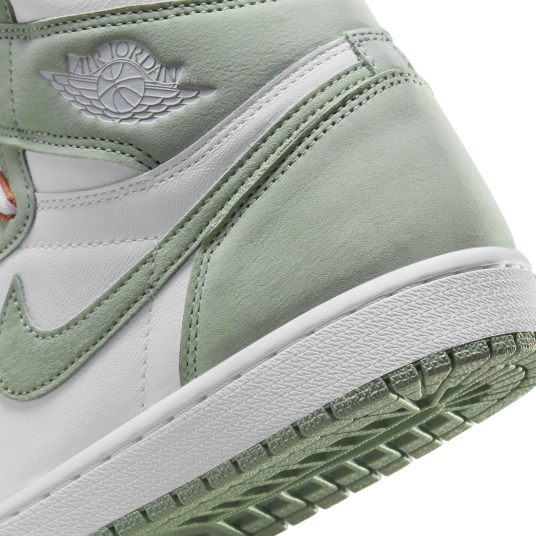 Air Jordan 1 Retro High OG Seafoam