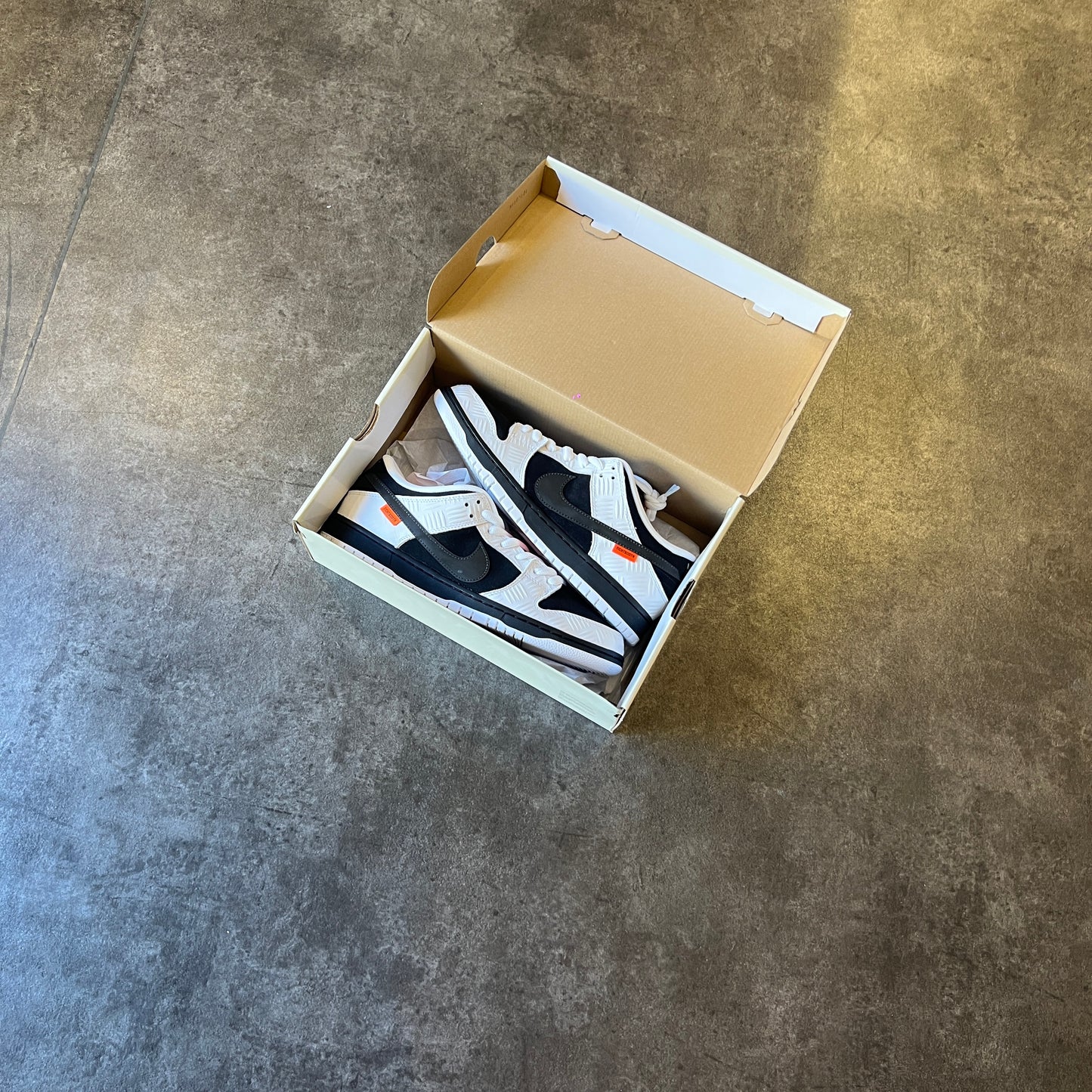 Nike SB Dunk Low TIGHTBOOTH Taglia 45.5 (Nuovo)