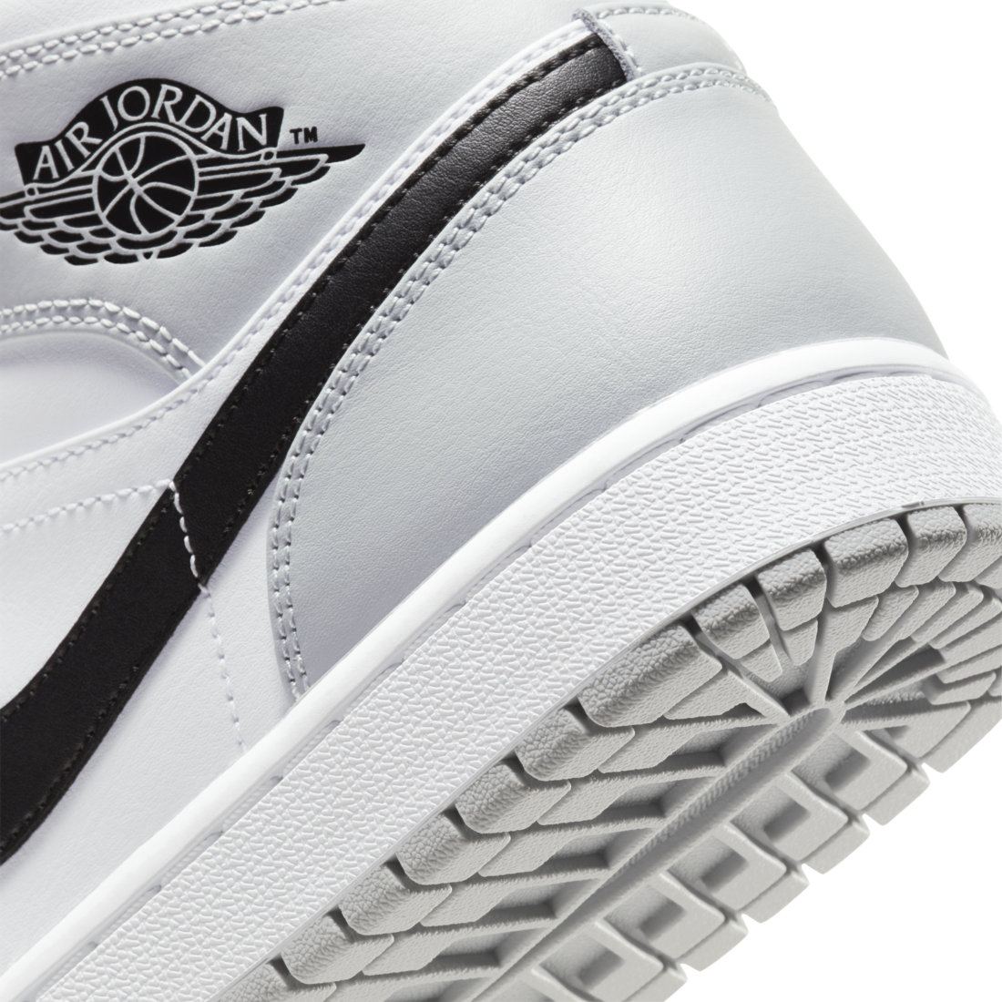 Air Jordan 1 Mid Light Smoke Grey