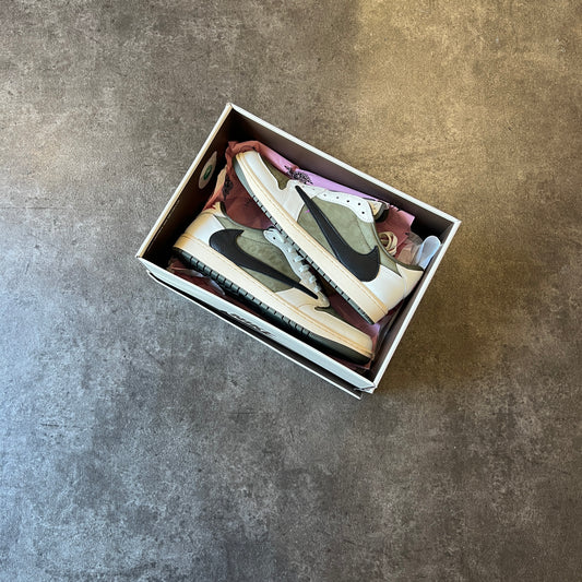 Jordan 1 Retro Low OG SP Travis Scott Medium Olive Taglia 45.5 (Nuovo)