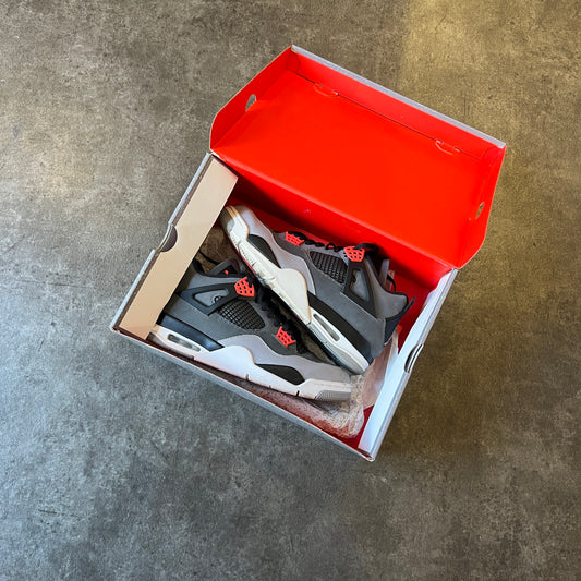 Jordan 4 Retro Infrared Taglia 45.5 (Usato)