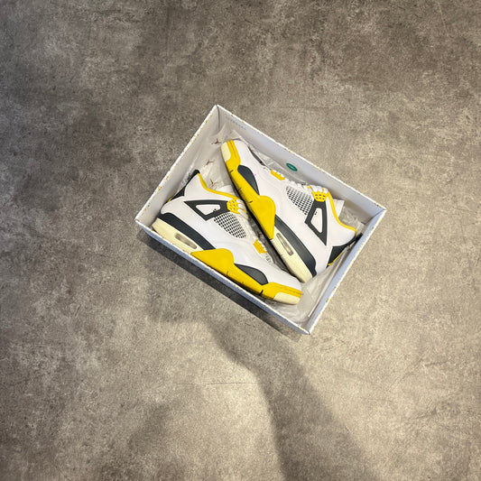 Jordan 4 Retro Vivid Sulfur Taglia 43 (Usata)