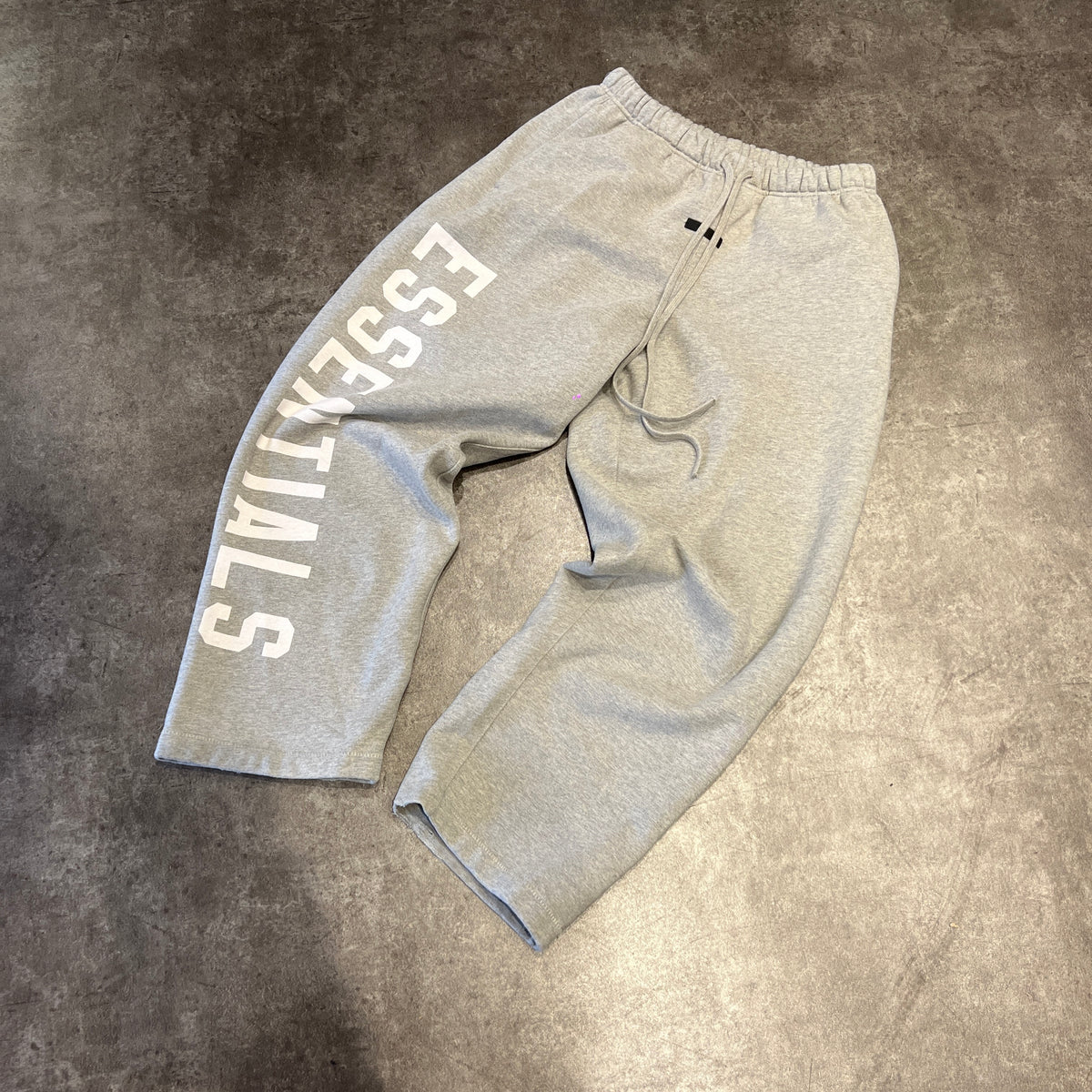 Essentials Jogger Pants Taglia S (Usato)