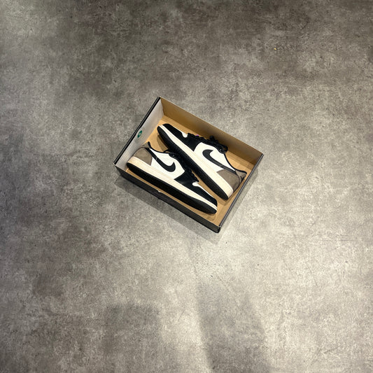 Jordan 1 Retro Low OG Mocha Taglia 44 (Usato)