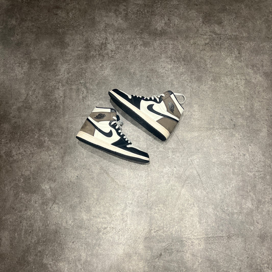 Jordan 3 White Cement Size 41 (Used)